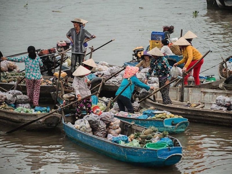 Chiêm bao thấy chợ bán cá nổi trên sông